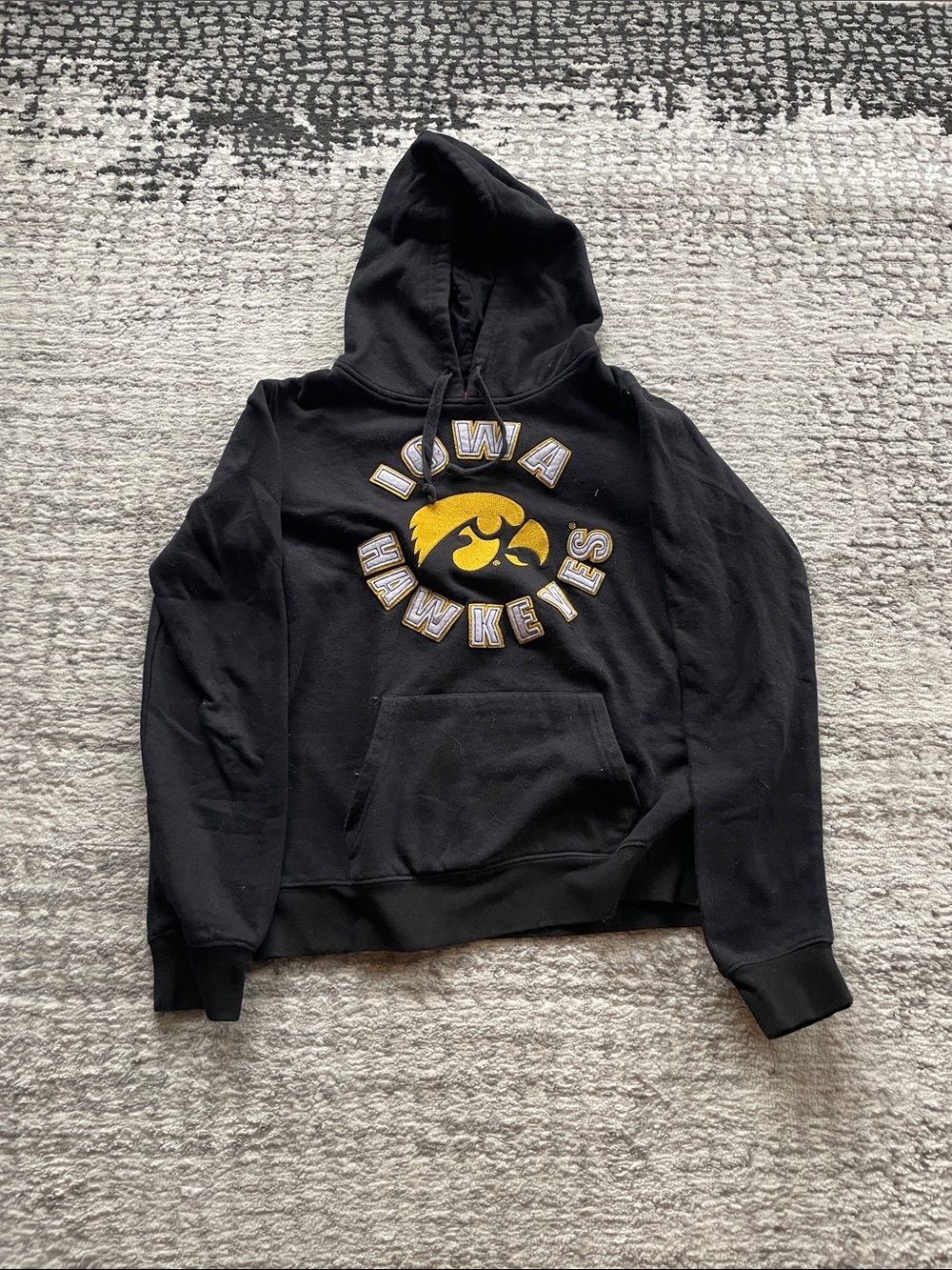 Black Iowa Hawkeyes Pullover Hoodie with Yellow Logo